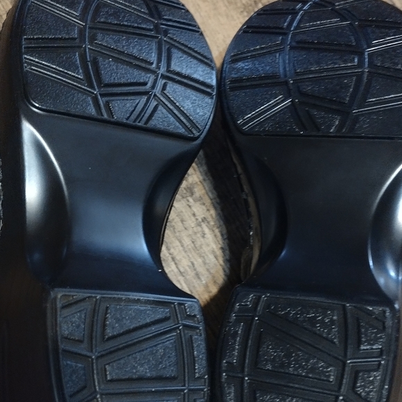 New G.H. Bass & Co Bass  Black Clogs Slip-on Shoes w/ Flower Designs Cushioned - Picture 3 of 8